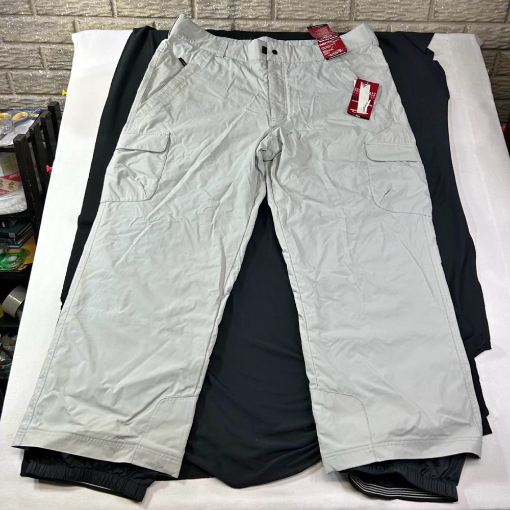 Obermeyer Men's Ski Snow Cargo Pants in Light Gray